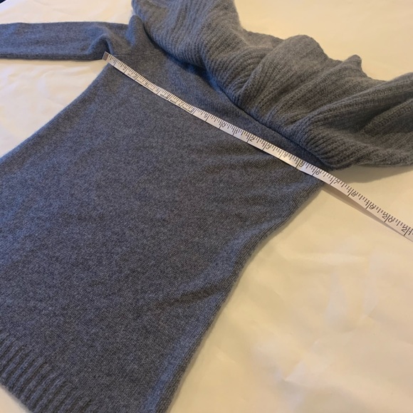 Aqua 100% cashmere grey sweater one sleeve XS - Picture 10 of 14